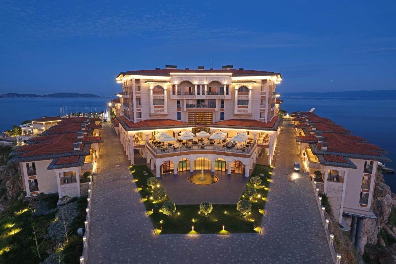 Birun Ada Hotel Burgazada Екстер'єр фото